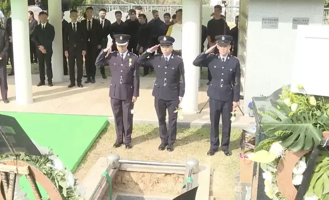 何偉豪長埋浩園。消防處直播截圖