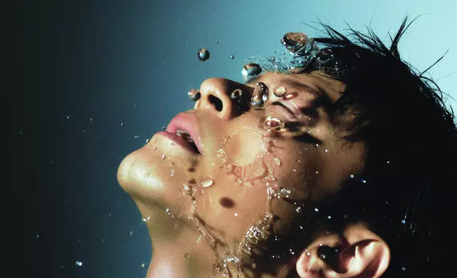 以不同形態的流動比喻時間。