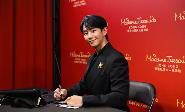 丁海寅對於能夠在著名地標留下自己的蠟像而感到自豪。