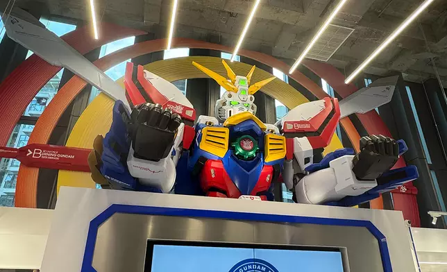 1:2 巨型「神高達」（God Gundam）半身立像。巴士的報記者攝