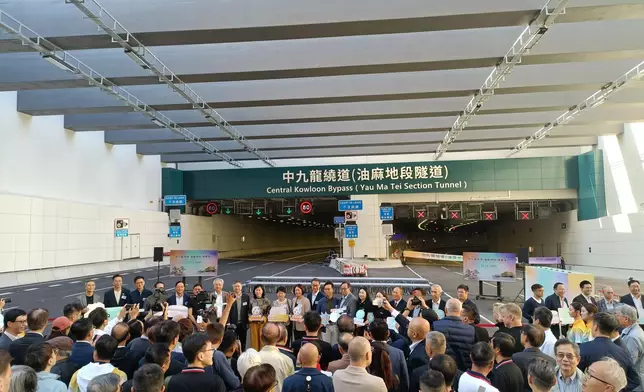 中九龍繞道（油麻地段）通車儀式。巴士的報記者攝