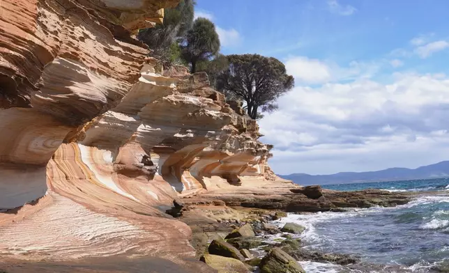 特色懸崖啱晒打咭。