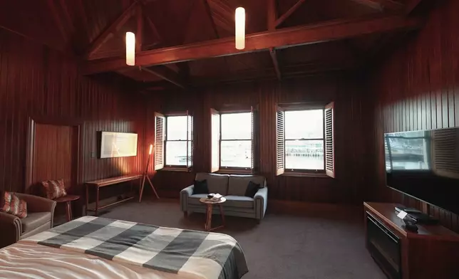 另外一間由最古老倉庫改建、全澳洲第一間以藝術為題嘅酒店都好有特色。