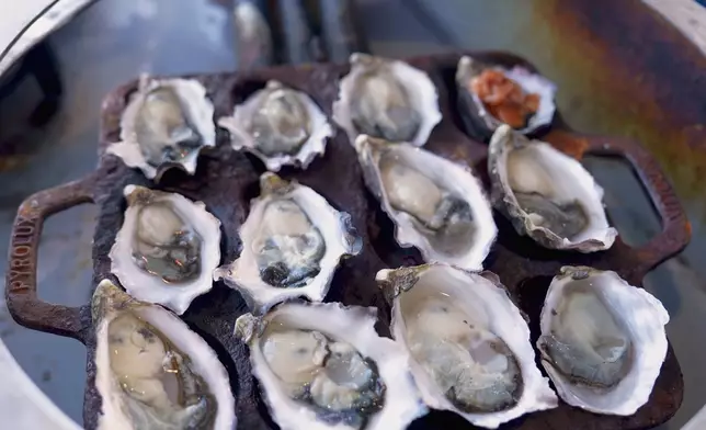 呢個超新鮮船河海鮮宴超正。