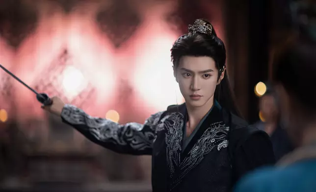 夙砂國大皇子鳳隨歌（陳哲遠飾）