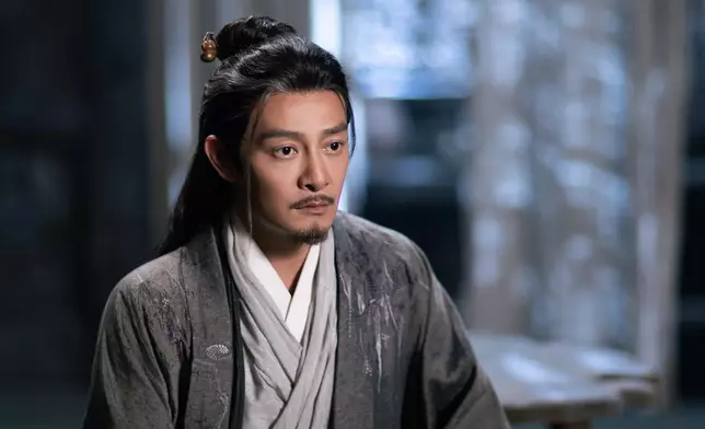 正念山莊莊主凌峰（夏銘浩飾）