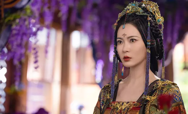 景太后（胡然飾）