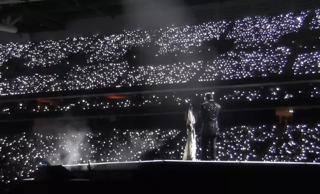 GD將表演調整為較肅穆的風格。影片截圖