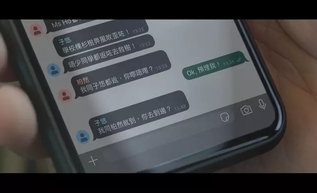 Hugo應約回到母校。