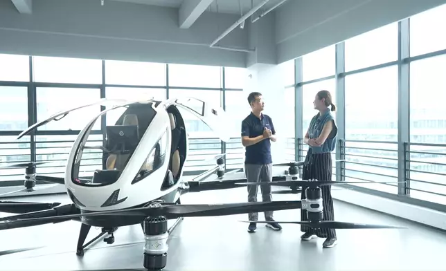 Janis來到廣州，深入億航智能的載人無人機研發與測試中心。