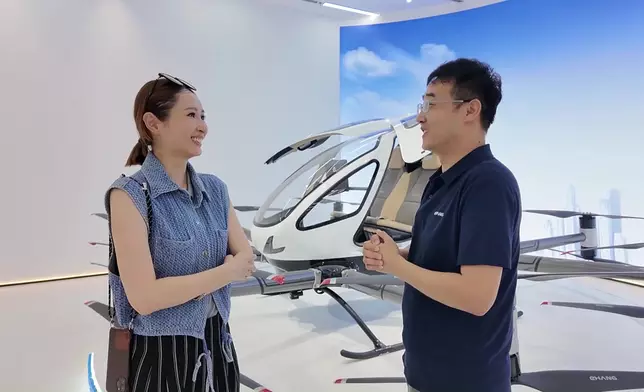 Janis來到廣州，深入億航智能的載人無人機研發與測試中心。