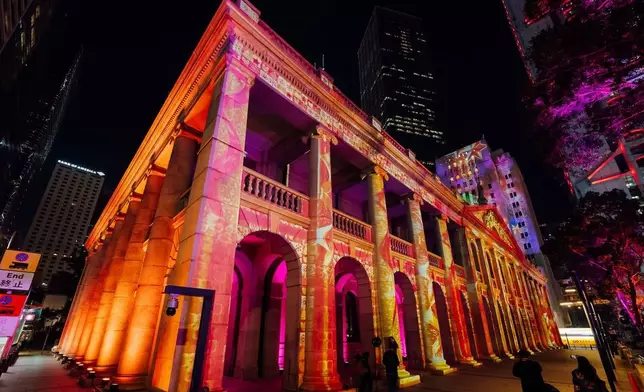 中環8幢建築物外牆將以巨型倒數時鐘及光影圖案，進行跨年倒數。旅發局圖片