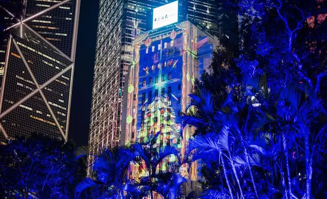 中環8幢建築物外牆將以巨型倒數時鐘及光影圖案，進行跨年倒數。旅發局圖片