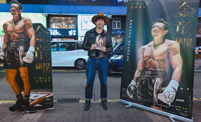 張繼聰以「金童拳館」館主身份，快閃現身旺角。