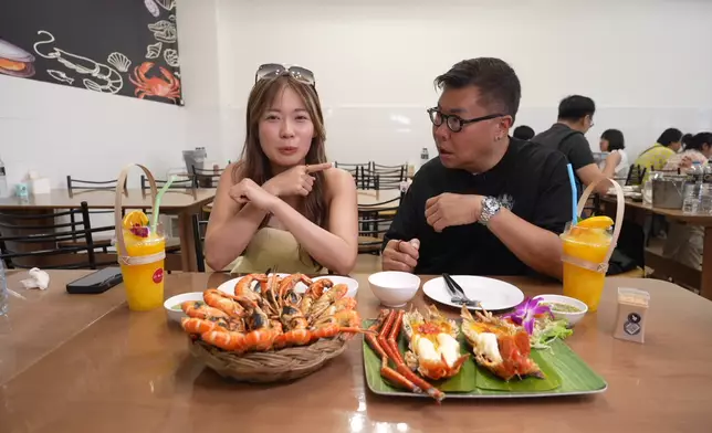 波波前臂般大的河蝦，約售300港元。