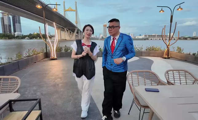 冬蔭表妹為大家推介一間海邊露天餐廳。