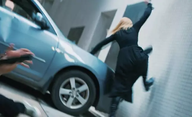 何慈茵最後「單手Jump Over」輕易走甩。