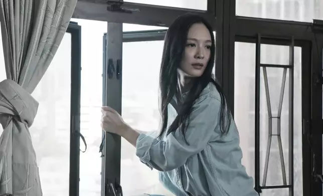 顏子菲今次演遭受家暴的悲情媽媽。