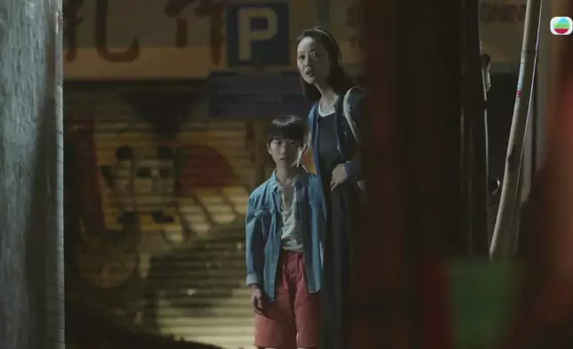 顏子菲曾在劇集《太陽星辰》中化老妝出鏡。