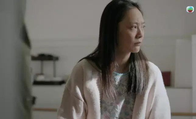 顏子菲曾在劇集《太陽星辰》中化老妝出鏡。