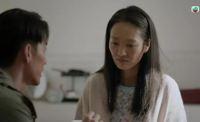 顏子菲曾在劇集《太陽星辰》中化老妝出鏡。