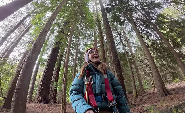 愛刺激的Christy在霍利班克森林玩Zip line，大自然味濃郁。
