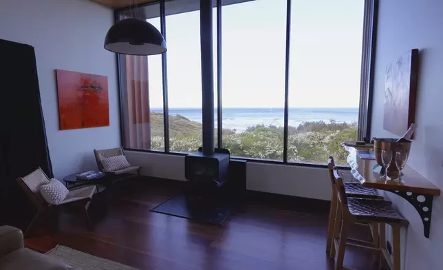 Christy入住Chain of Lagoons，標榜綠色生態度假村，面向塔斯曼海。