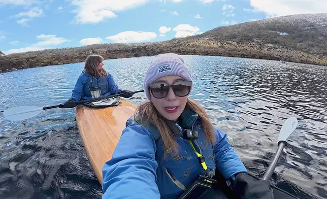 Christy先到搖籃山玩手作皮划艇，十分治癒。