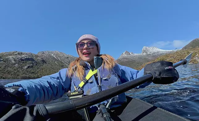 Christy先到搖籃山玩手作皮划艇，十分治癒。