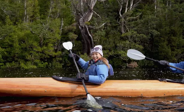 Christy先到搖籃山玩手作皮划艇，十分治癒。