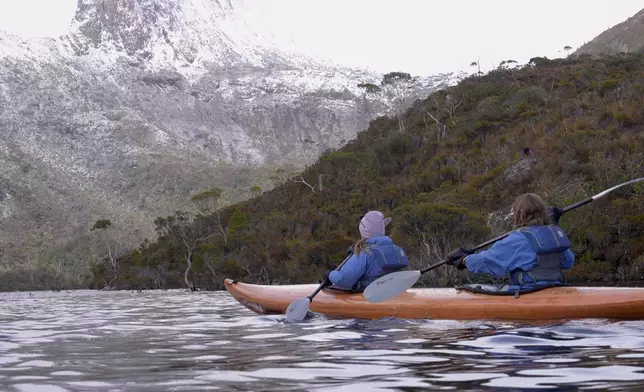 Christy先到搖籃山玩手作皮划艇，十分治癒。