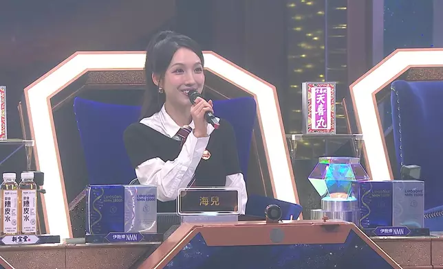 海兒無論聽歌或畀Comment都表情多多，而且又經常掛住甜美笑容，抵佢咁受歡迎。