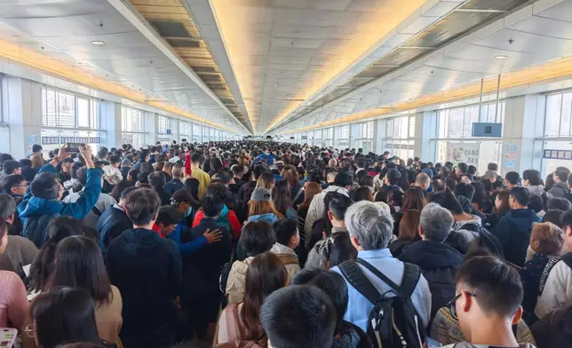 落馬洲口岸。er007471 Threads圖片