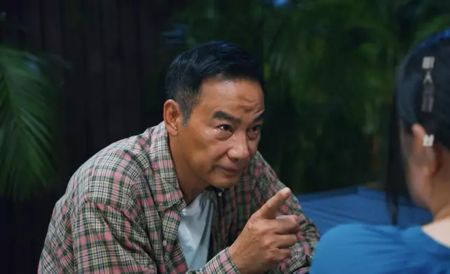 任達華家長式「訓示」珍妹要乖乖食藥，珍妹喺任達華面前變咗一個小朋友咁款。