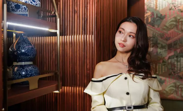 TVB娛樂新聞台新晉主播謝淑怡（Zoie）近日接受本網專訪。