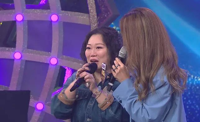 當陳穎詩一公開話周國豐係佢陰影時，全場即刻起哄，周國豐個樣勁爆笑。