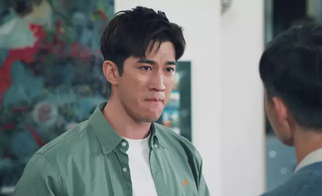 諗返起當日救唔到阿德，李治廷開始忍唔到眼淚。