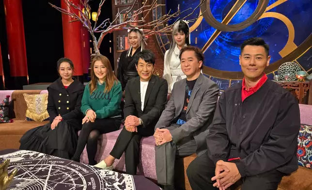 關寶慧、鄧兆尊任客席主持。