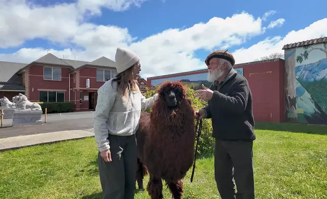 Christy帶大家去到「壁畫公園」。