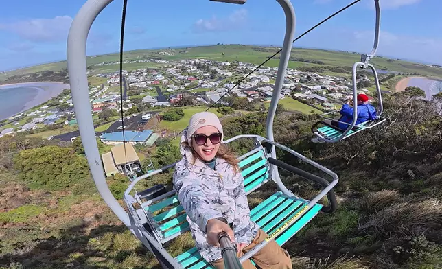 Christy最後去到隱世小鎮Stanley，充滿殖民風情的街區別有味道，乘坐纜車上山睇靚景。