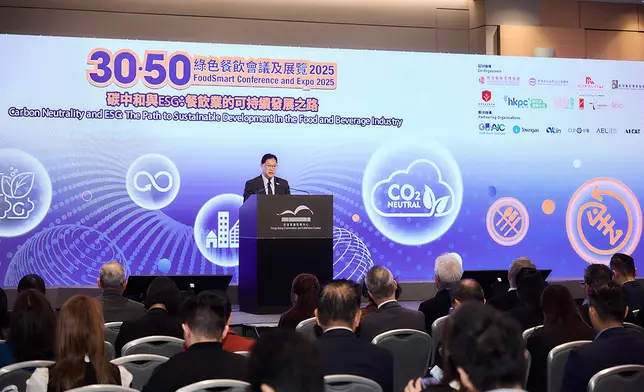 香港生產力促進局綠色生活與創新部總經理蔡劍虹博士指出，生產力局推出了「AI廢物審計服務」，提供準確的碳足跡分析與資源回收表現評估。