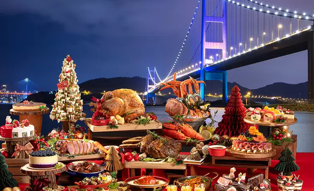 聖誕星夜盛薈自助餐 餐廳坐擁璀璨的青馬大橋美景