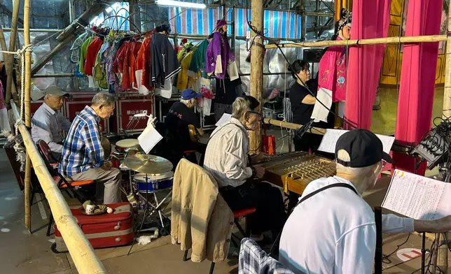 陳錦濤和劇團成員們仍希望，能在自己人生的剩餘時光中，盡己所能，為推廣木偶戲文化點多一盞燈，開多一扇門，巴士的報記者攝