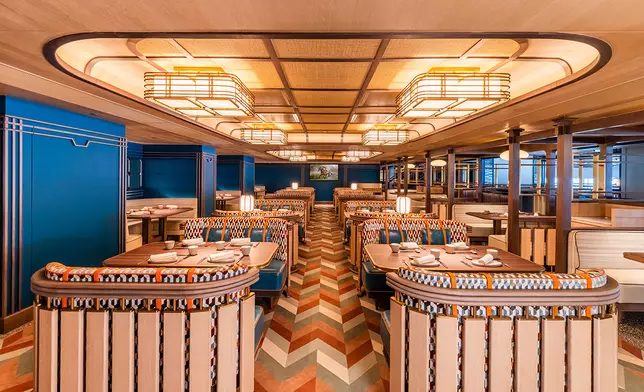 Izakaya 的多款美食、串燒、刺身和壽司，讓訪客猶如置身於小酒館。