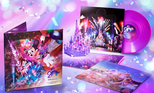 螢光紫色的黑膠唱片配以立體城堡造型，設計極具收藏價值。唱片收錄多首 20周年原創樂曲及經典旋律，是每位迪士尼粉絲必備的夢幻收藏品。