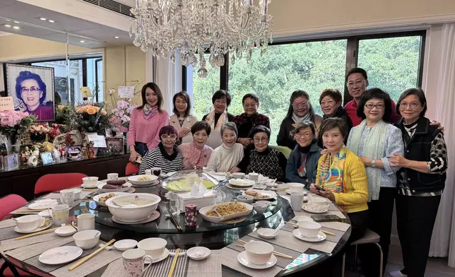 汪曼玲Facebook圖片