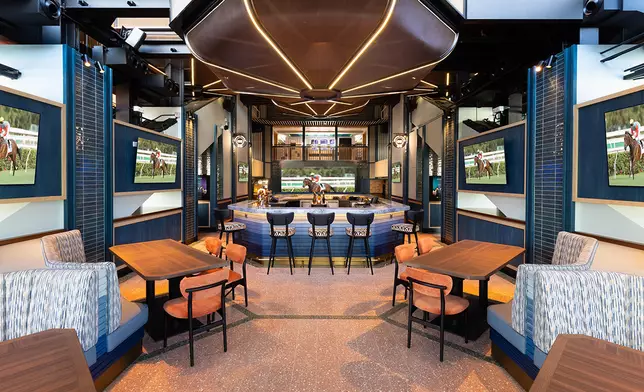 Fudo Town 為顧客提供輕鬆的氣氛，更可以透過大螢幕了解實時賽馬資訊。