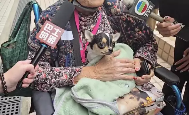 98歲王婆婆與寵物狗Lily平安離開宏志閣