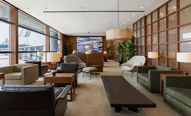 國泰航空投放遠超過港幣一千億元，涵蓋機隊、客艙、貴賓室和數碼創新等各個領域。