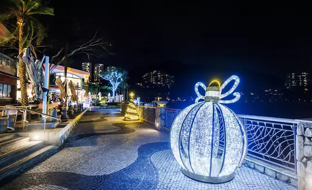 D’Deck 海濱長廊、愉景廣場及愉景北心鎖長廊將展示出多組燈飾。